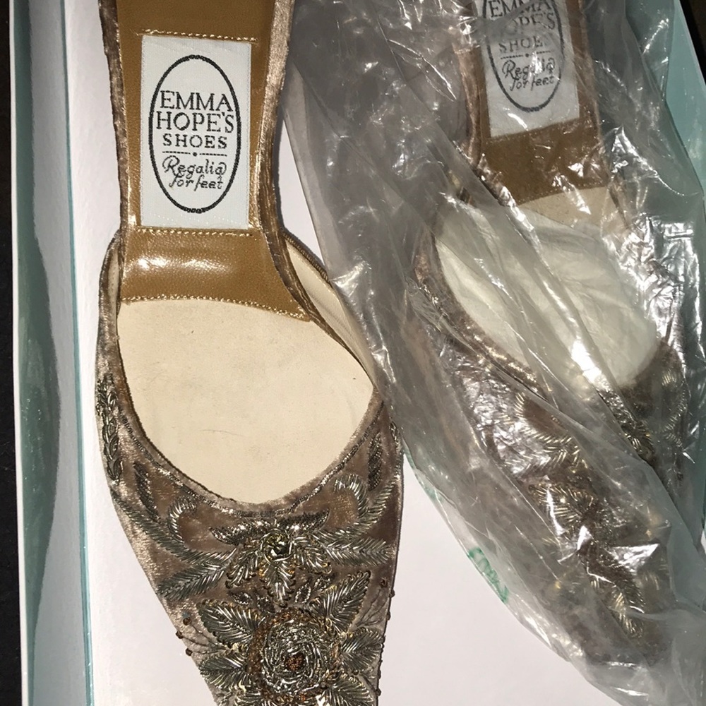 Shoes - Picture 2 of 6